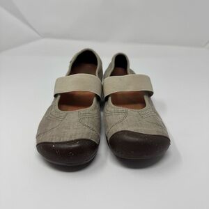 Women’s Keen slip on shoes - size 9